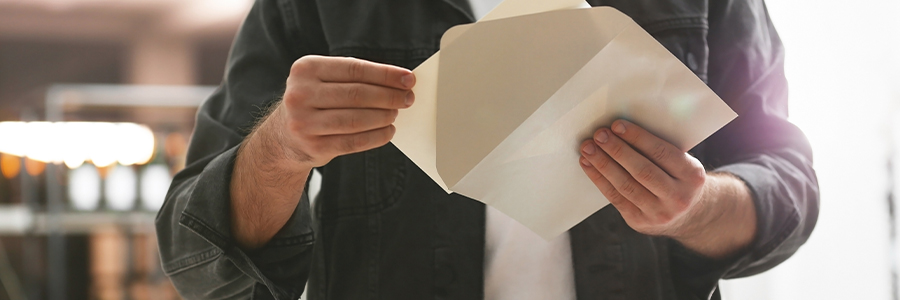 2024年10 月1日、日本郵政が郵便料金の大幅値上げを実施